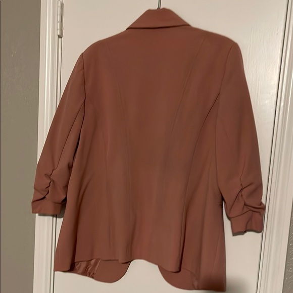 Women's Rust Jacket - Picture 9 of 13